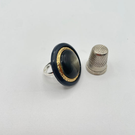 Anillo vintage de pasta color azul y dorado