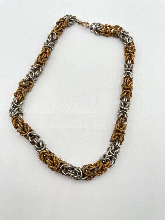 Gargantilla años 40 metal dorado y plateado