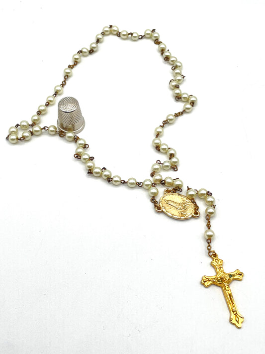 Rosario vintage de cuentas de perlas de bisutería