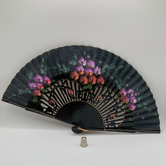 Abanico de madera calado color negro y pintado a mano