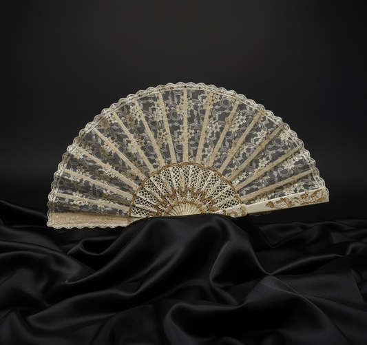 Abanico de pasta calado color crema y encaje beige con lentejuelas