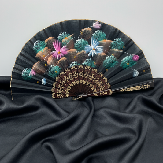 Abanico de pasta color carey pintado a mano con coloridas flores