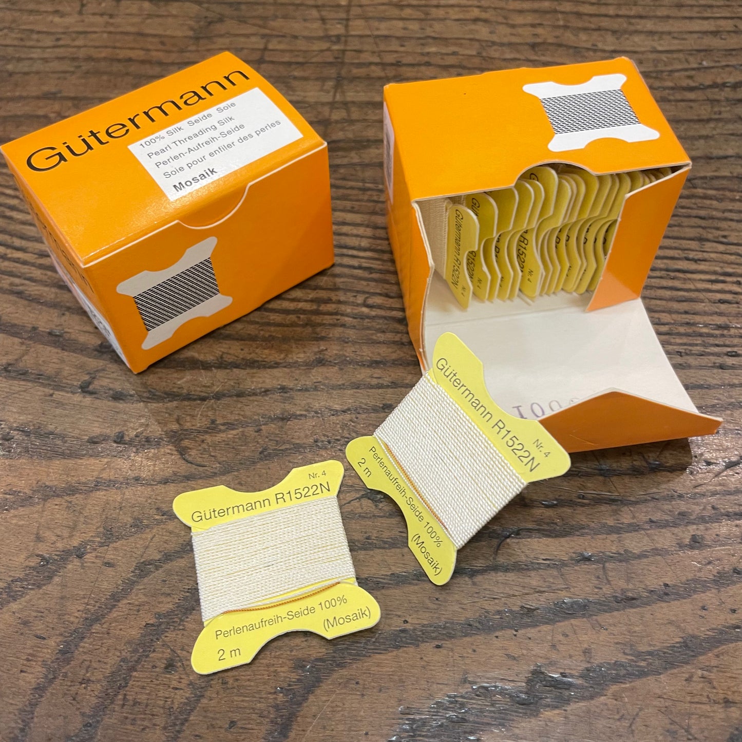 Hilo 100% seda para enfilar perlas GÜTERMANN