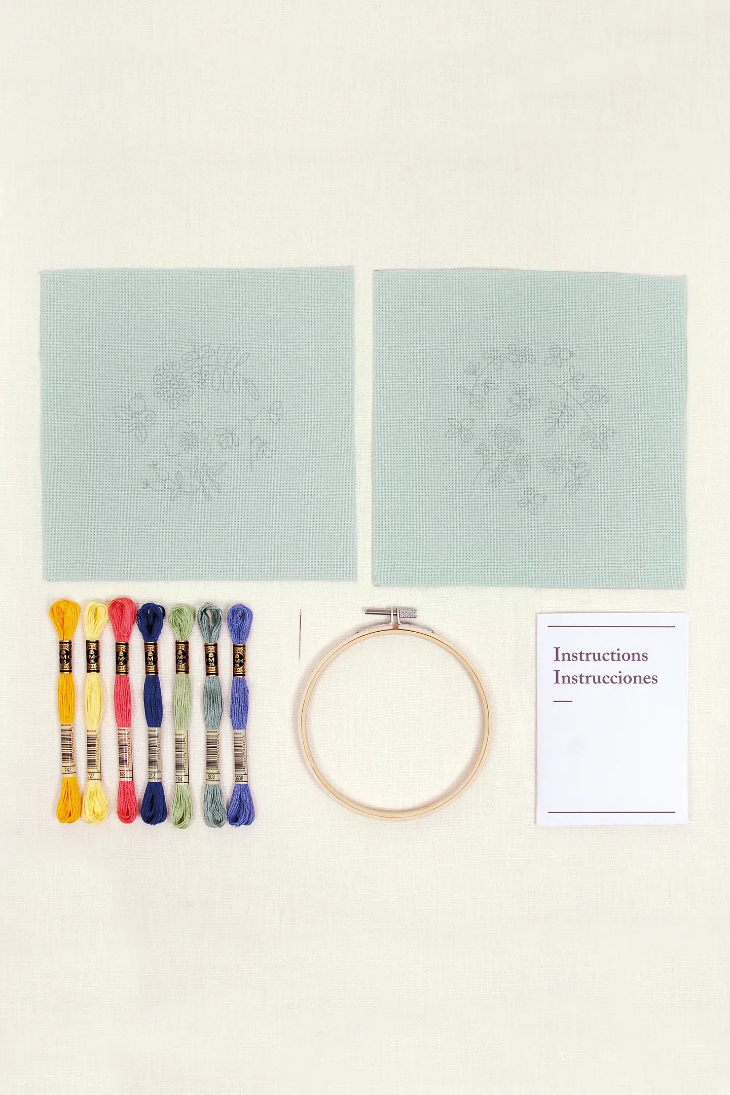 Kit doble de bordado Bayas del bosque de DMC