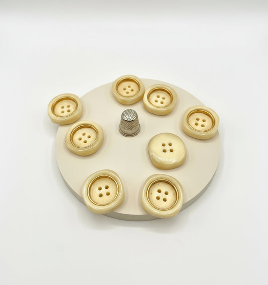 Pack 8 botones de pasta color beige y dorado
