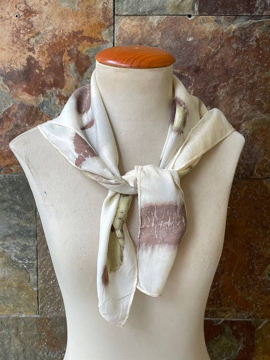 Pañuelo de cuello de seda 100% tintado con la técnica ECOPRINT por RAMÓN SANTOS