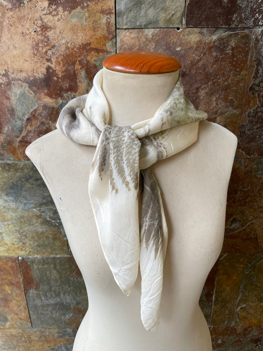 Pañuelo de cuello de seda 100% tintado con la técnica ECOPRINT por RAMÓN SANTOS