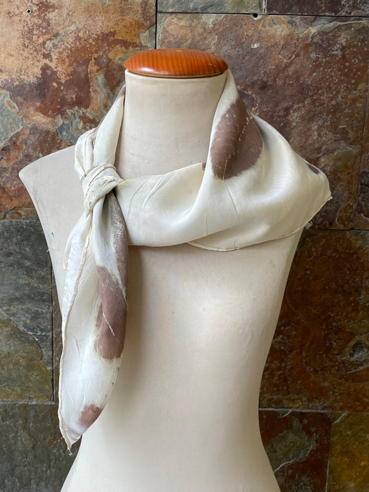 Pañuelo de cuello de seda 100% tintado con la técnica ECOPRINT por RAMÓN SANTOS