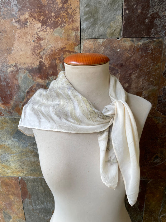 Pañuelo de cuello de seda 100% tintado con la técnica ECOPRINT por RAMÓN SANTOS