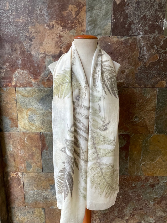 Pañuelo seda 100% tintado con la técnica ECOPRINT por RAMÓN SANTOS