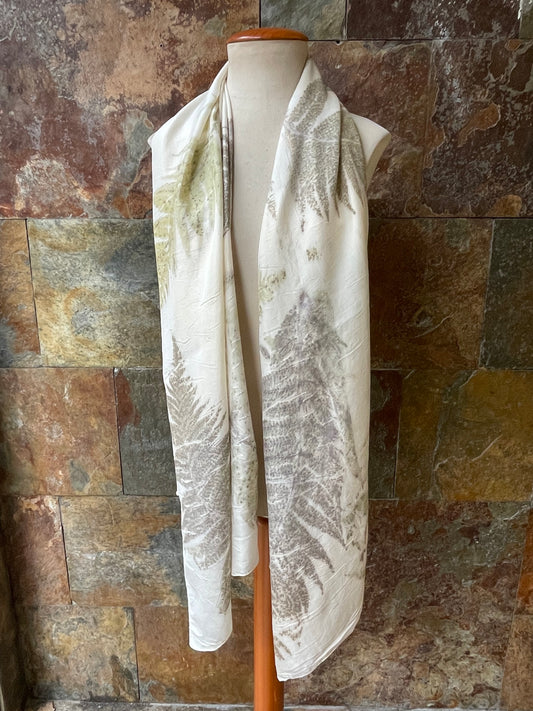 Pañuelo seda 100% tintado con la técnica ECOPRINT por RAMÓN SANTOS