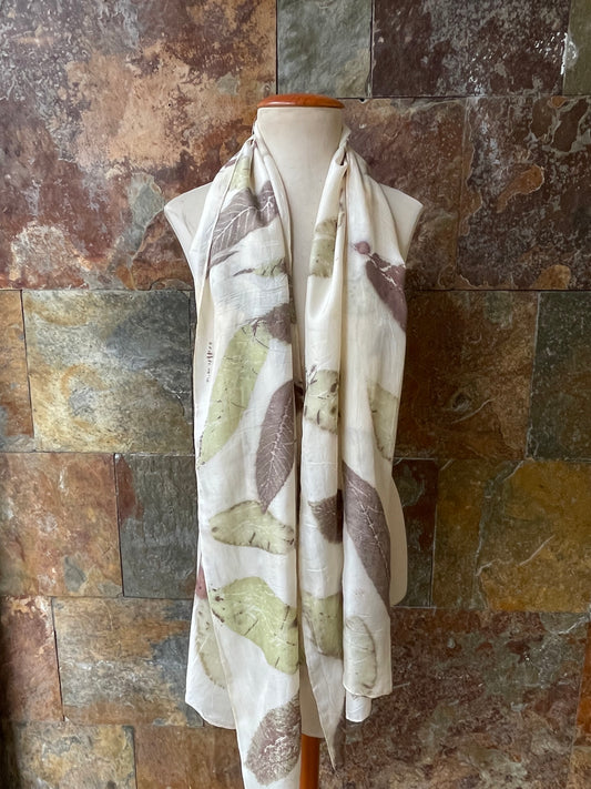 Pañuelo seda 100% tintado con la técnica ECOPRINT por RAMÓN SANTOS