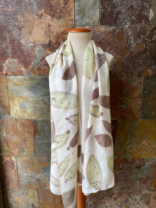 Pañuelo seda 100% tintado con la técnica ECOPRINT por RAMÓN SANTOS