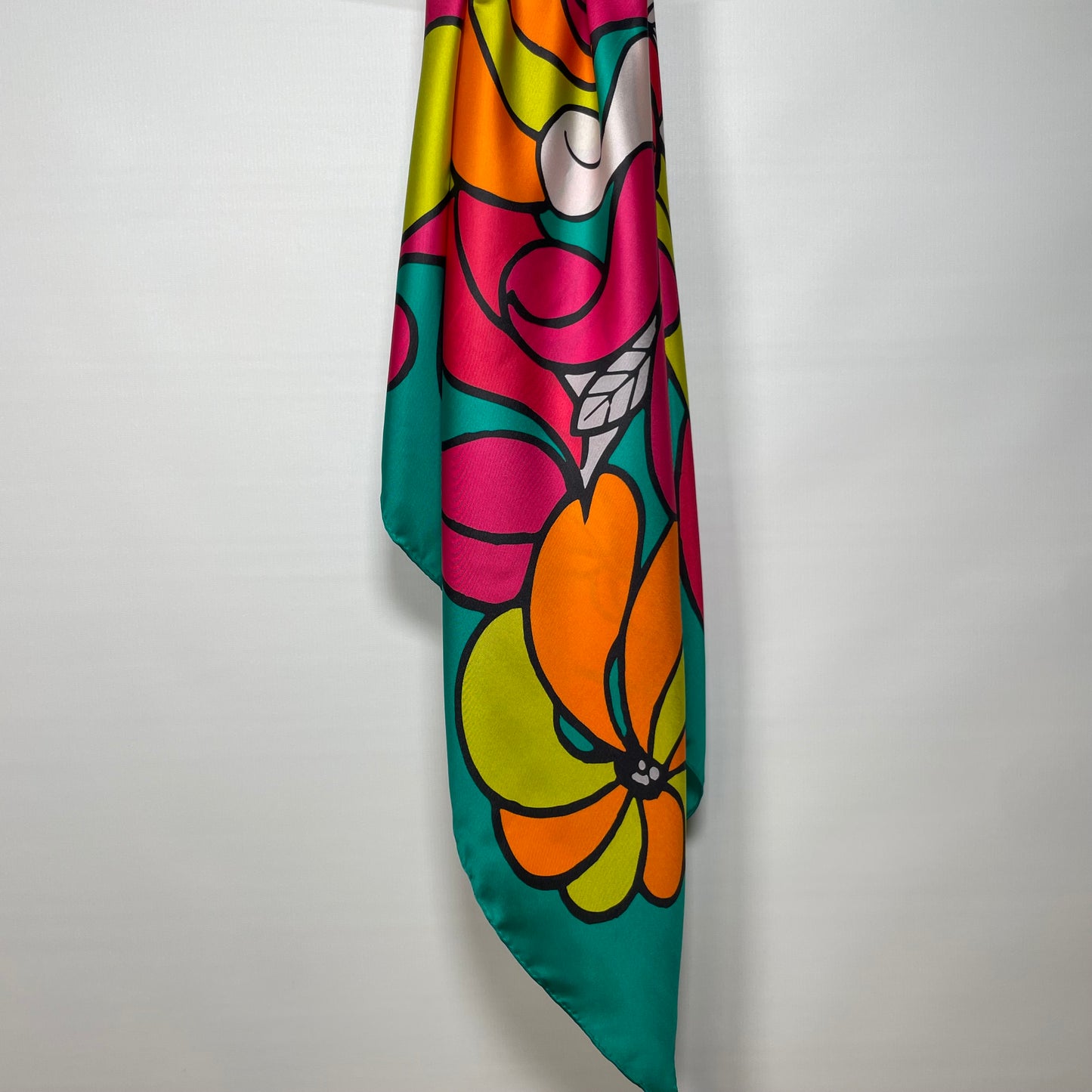 Pañuelo de Seda Pura 100% con Estampado Floral – Edición Exclusiva