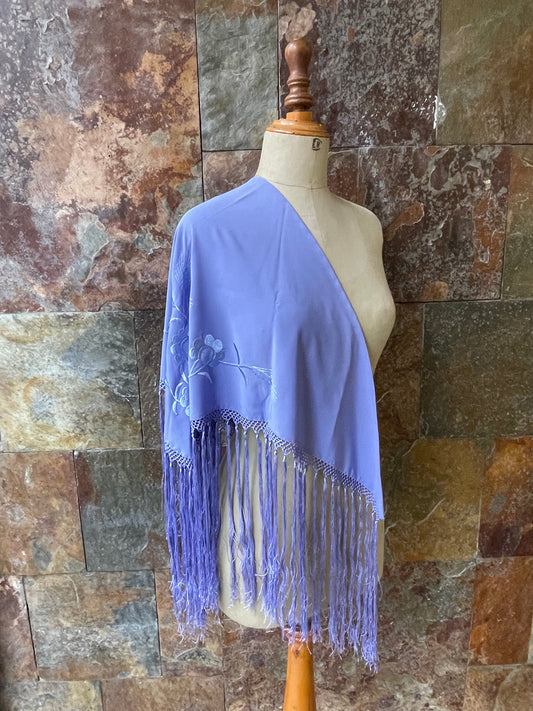 Pico con fleco en color malva bordado con flores