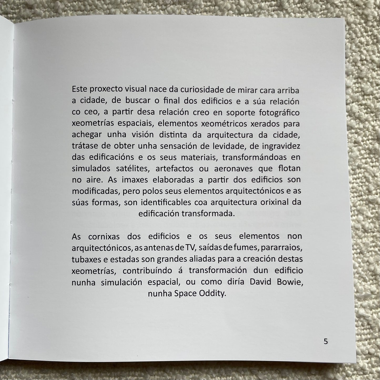 Libro de fotografía 15.000 xeometrías espaciais