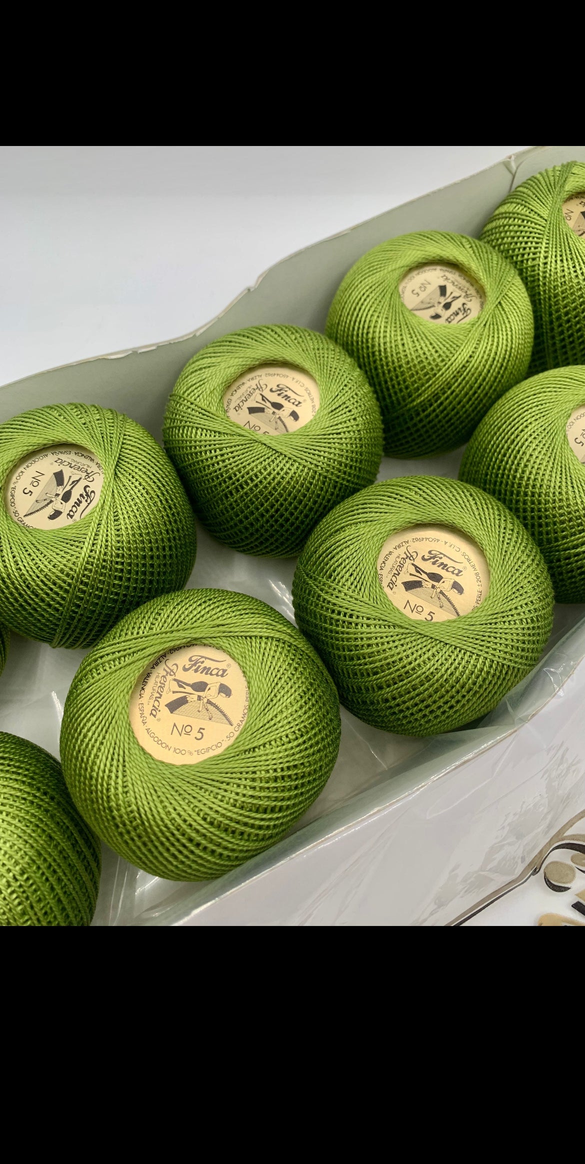 Hilaturas especiales para crochet, costura y labores creativas