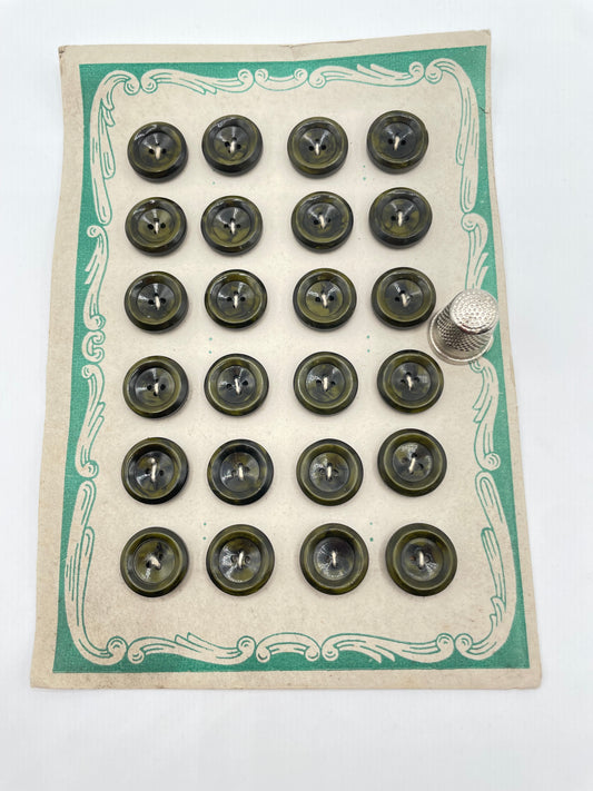 Cartón 24 botones vintage años 40 color verde nacarado. Industrias Plastos. Barcelona