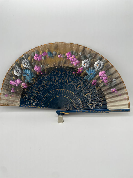 Abanico de madera calado pintado a mano color azul