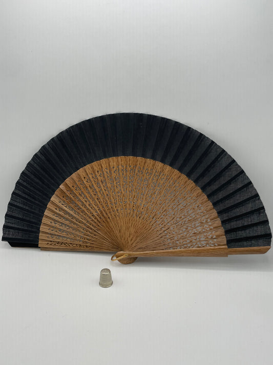 Abanico de madera calado color madera