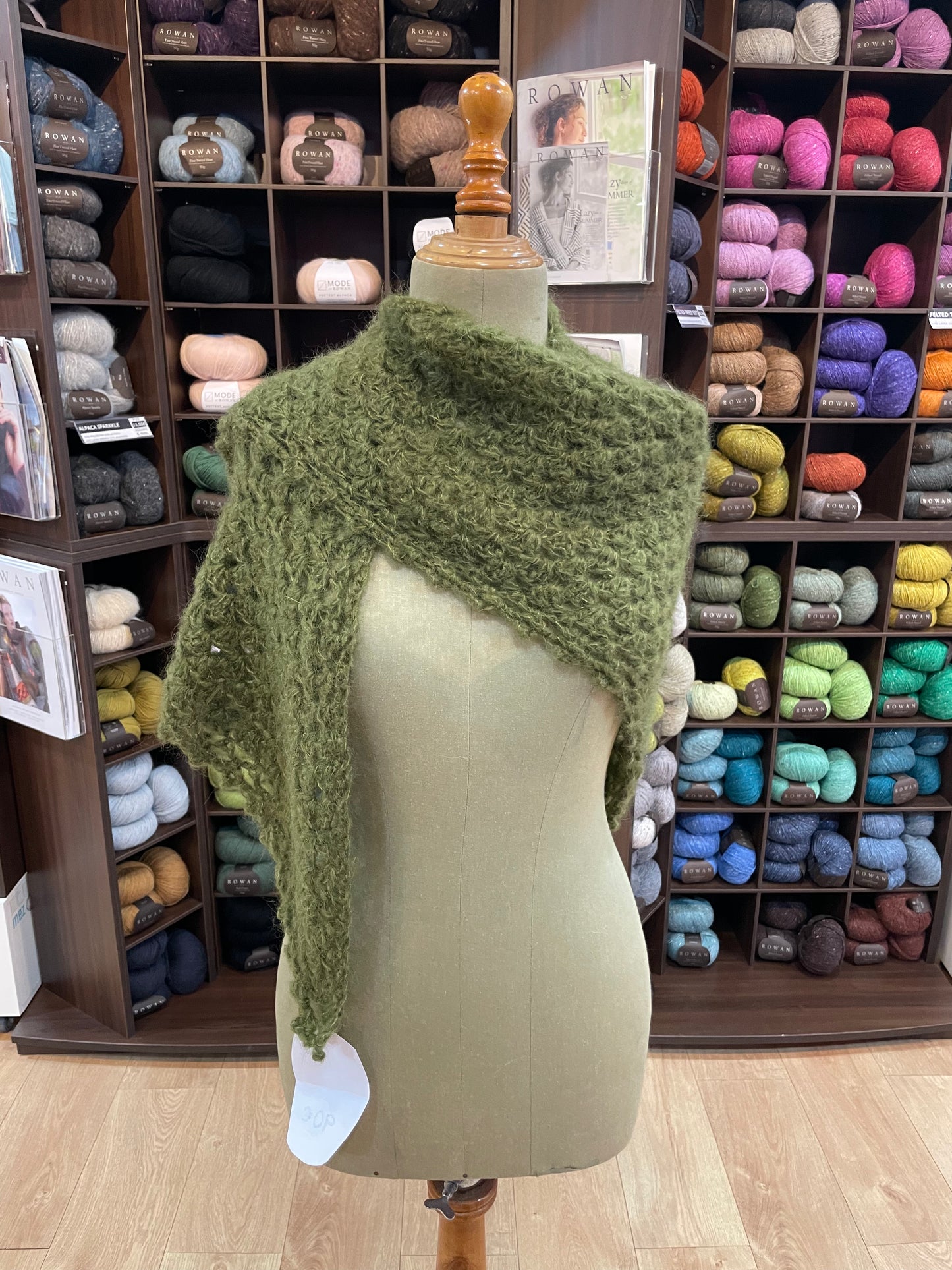 Chal del lana y mohair hecho a mano color verde