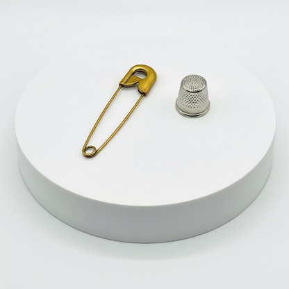 Broche tipo imperdible fantasía con diseño clásico