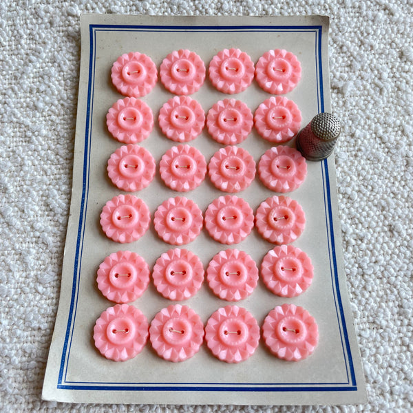 Cartón 24 botones vintage color rosa