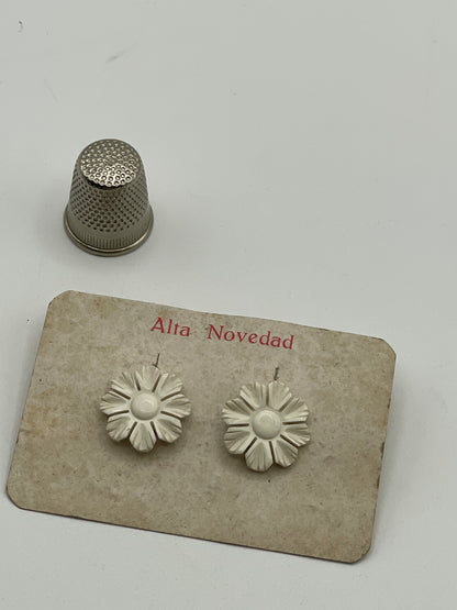 Pendientes vintage años 40 con forma de flor