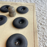Cartón de botones antiguos color negro