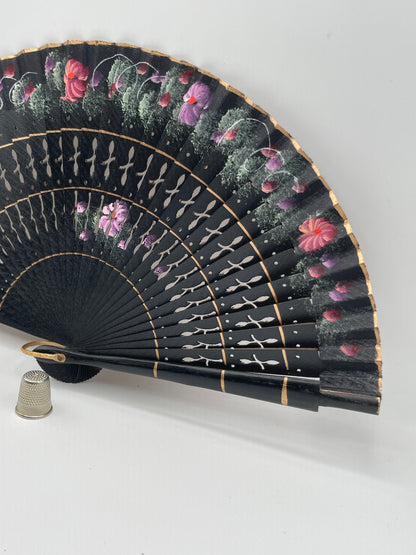 Abanico de madera calado pintado a mano color negro, tamaño para bolso