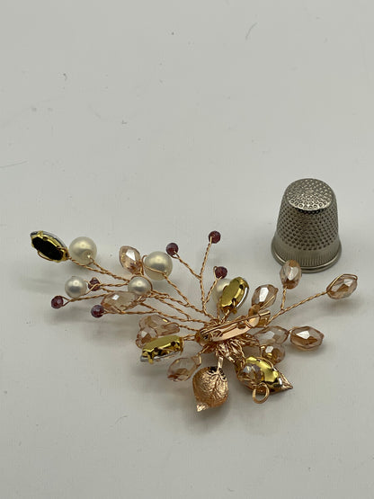 Broche con forma de ramo de flores