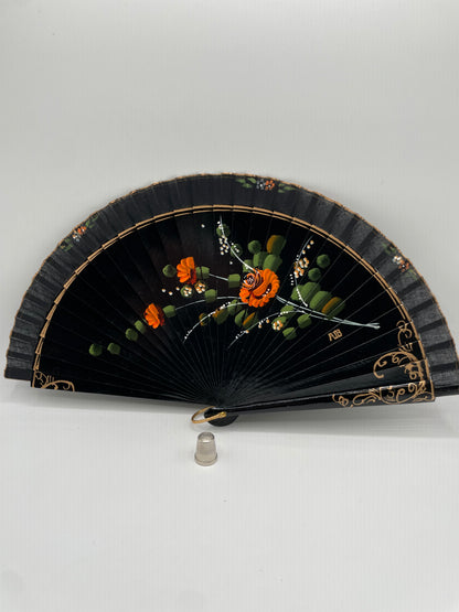 Abanico madera pintado a mano color negro con flor naranja