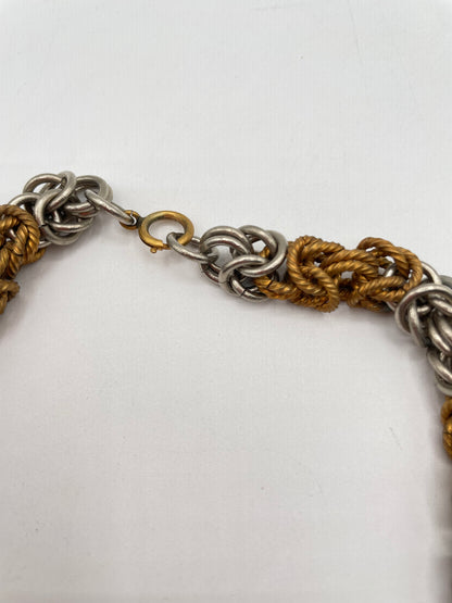 Gargantilla años 40 metal dorado y plateado