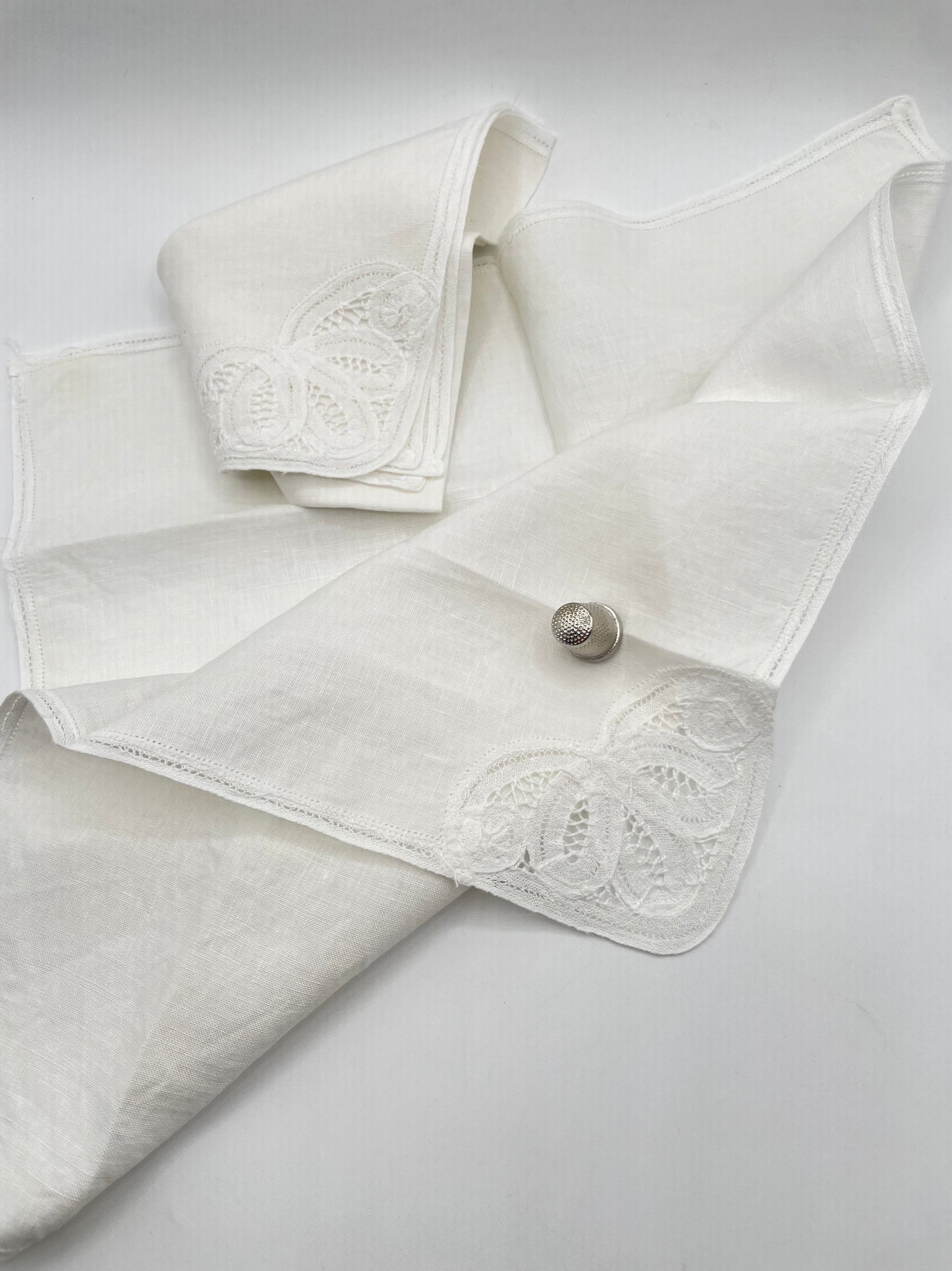 Pack de 2 servilletas de Lino antiguo con bordado de encaje Battenberg