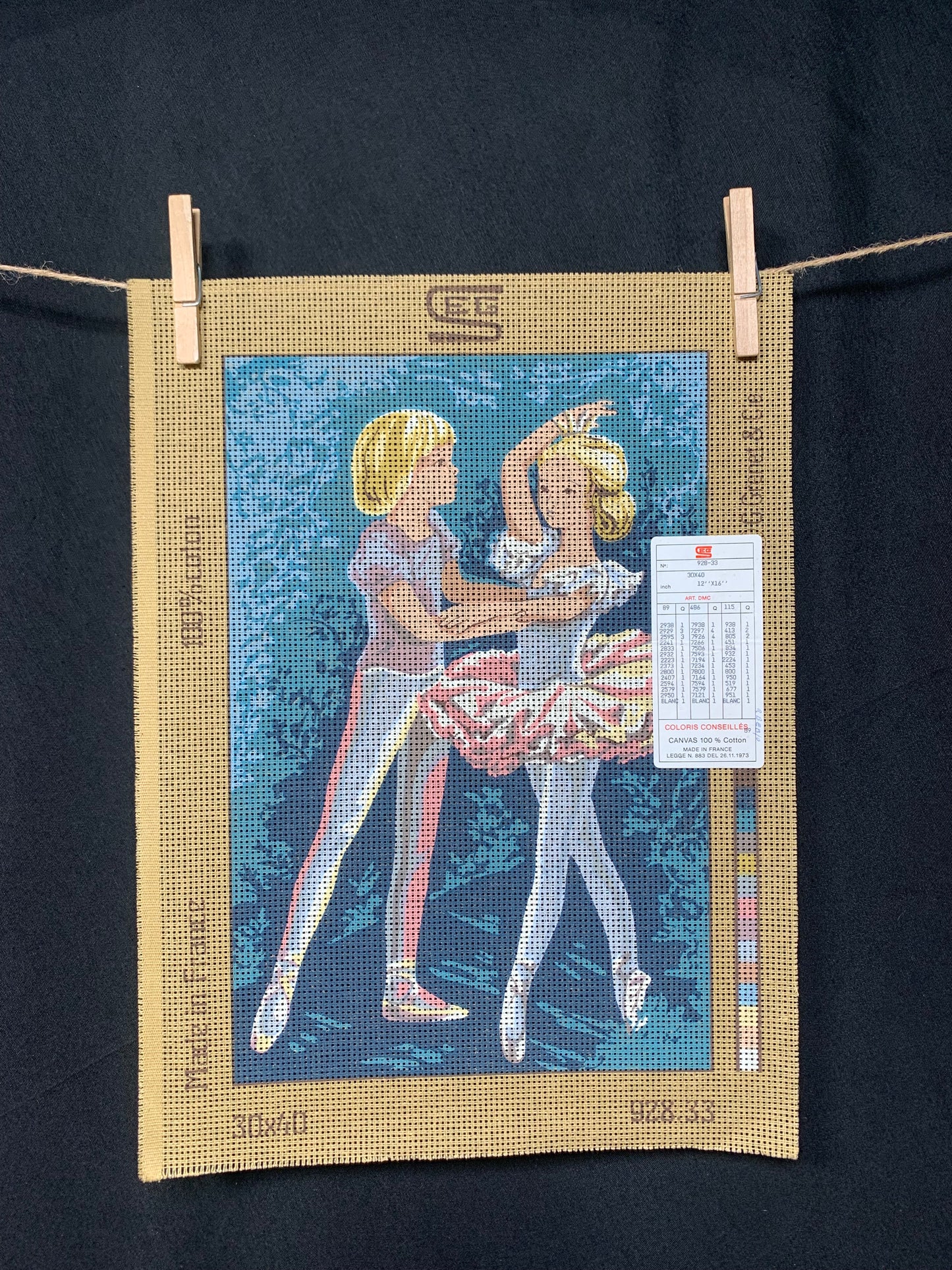 Petit point: "Niños haciendo ballet" SEG - CON HILOS