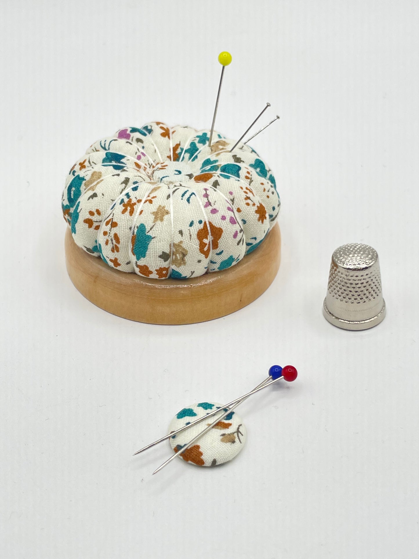 Alfiletero / acerico con imán