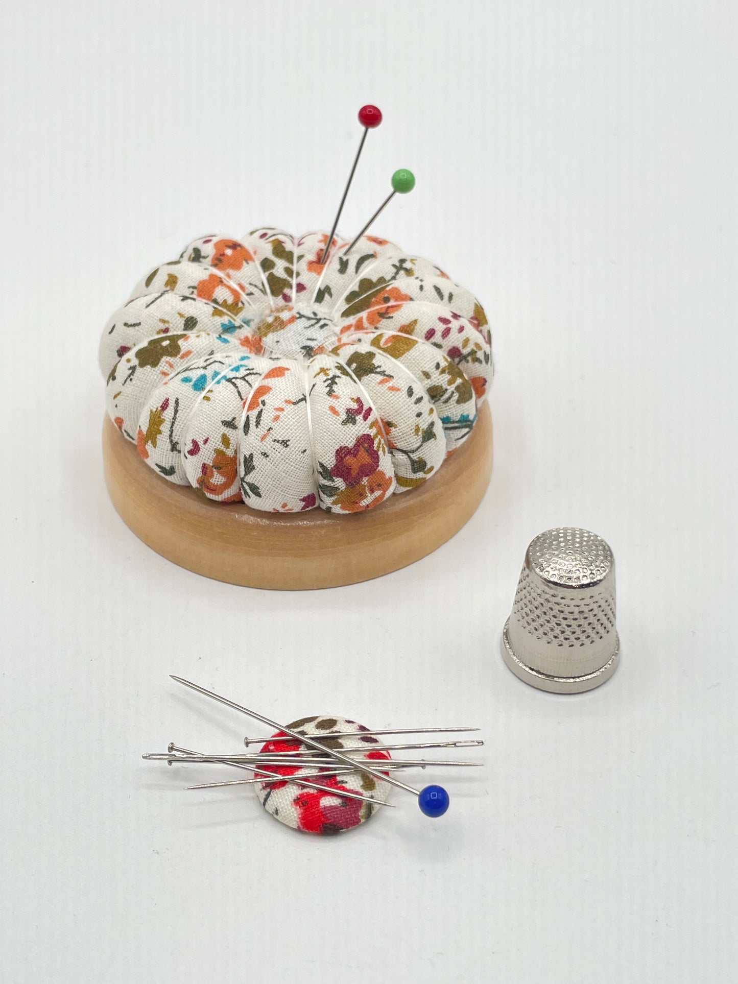 Alfiletero / acerico con imán