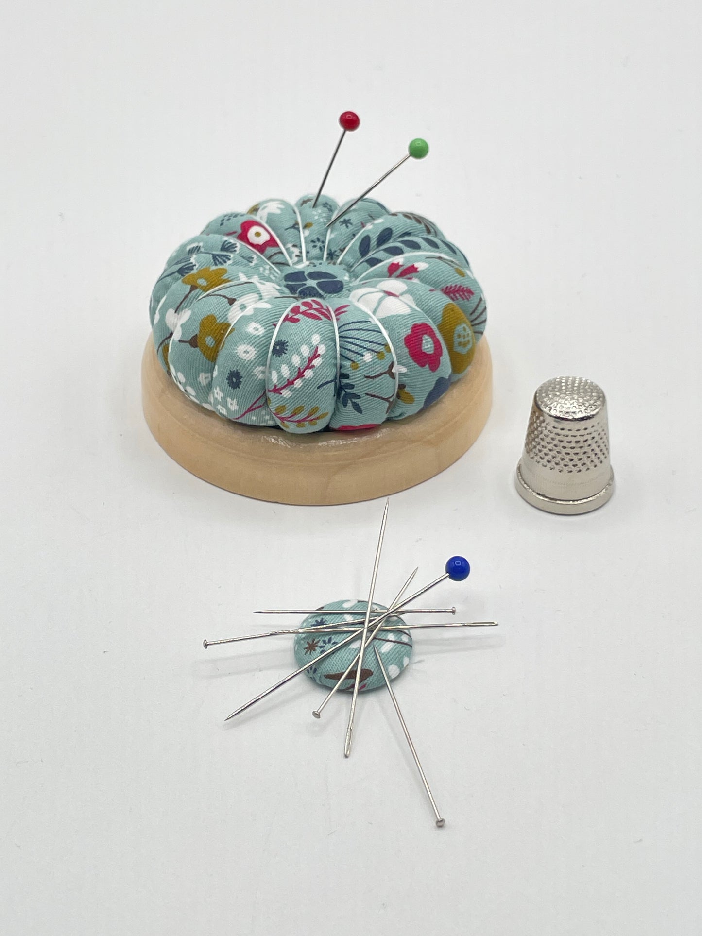 Alfiletero / acerico con imán