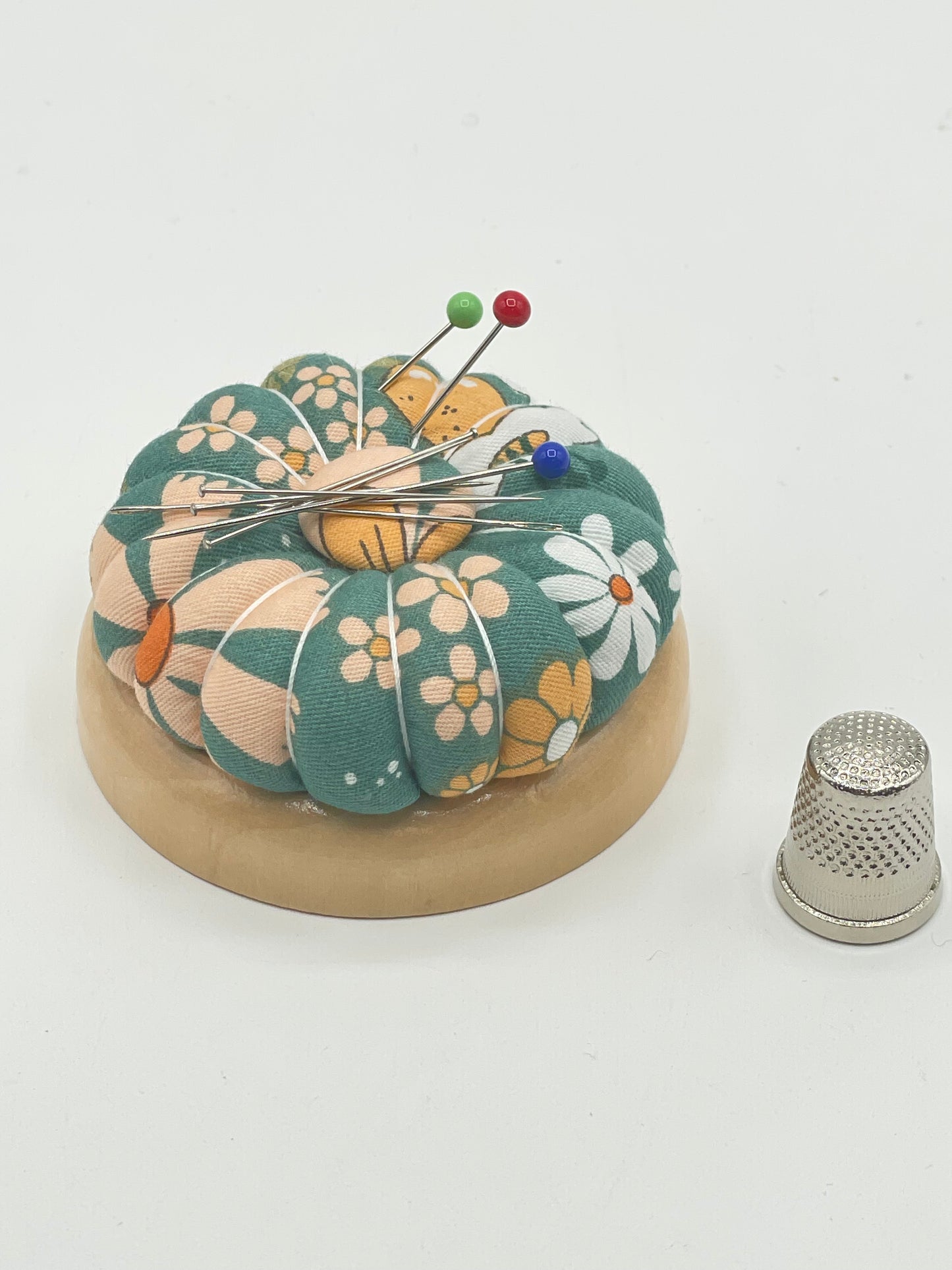 Alfiletero / acerico con imán