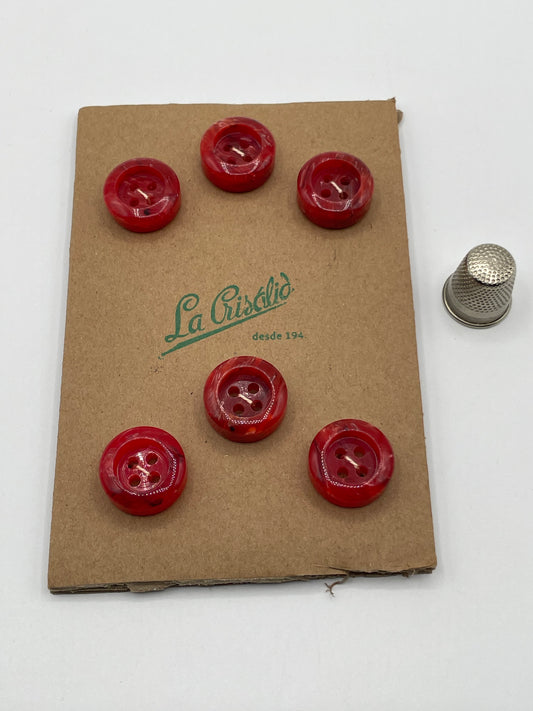 Cartón con 6 botones vintage de pasta color rojo mármol. Edición especial 84 aniversario La Crisálida