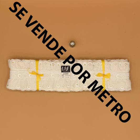 Tira bordada antigua por metro color blanco - 4cm ancho