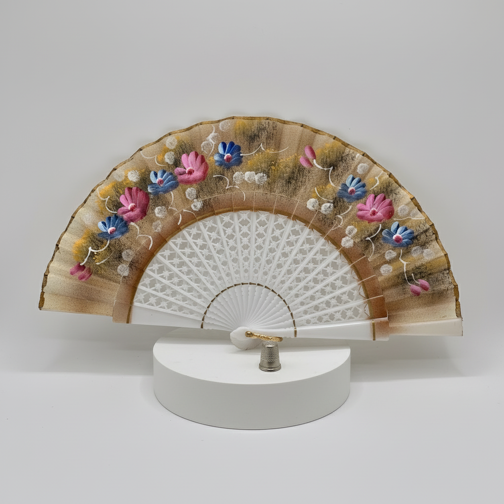 Abanico de bolso de plástico calado color nácar y pintado a mano