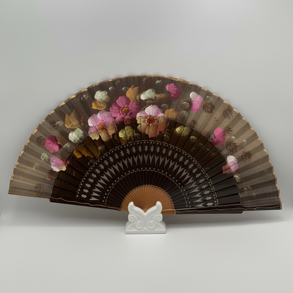 Abanico de madera calado color marrón y pintado a mano