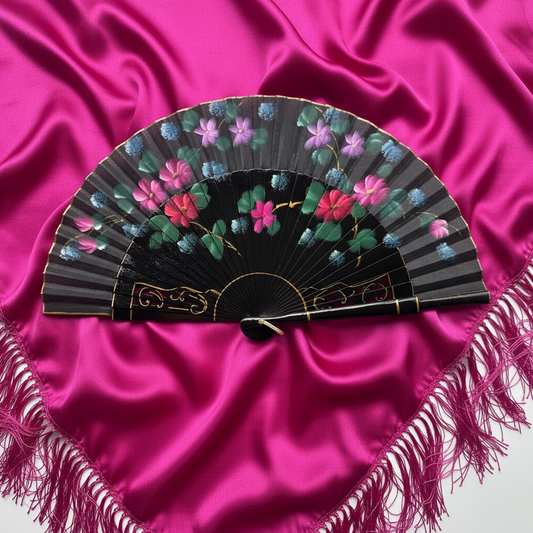 Abanico de madera calado pintado a mano color negro