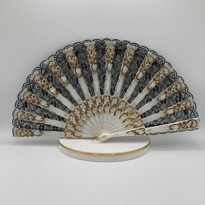Abanico de pasta color nácar y encaje negro