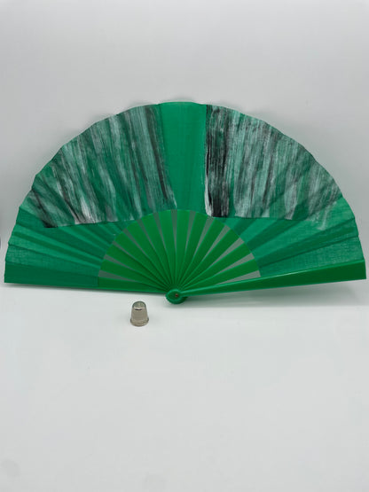 Abanico de pasta color verde hierba pintado a mano Años 80