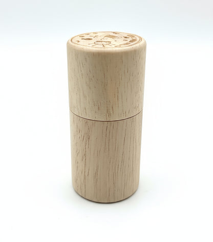 Acerico de madera natural con tapa