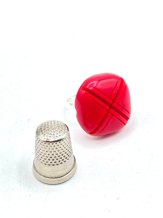 Anillo vintage de pasta color rojo