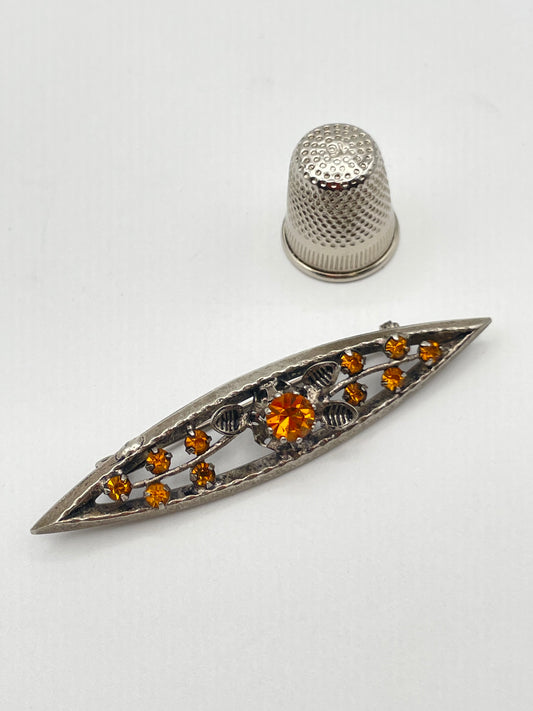 Broche de metal y strass estilo victoriano