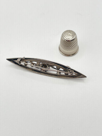 Broche de metal y strass estilo victoriano
